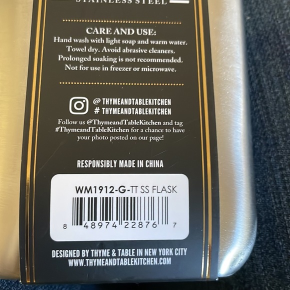 Flask, pocket size; perfect size for on-the-go - Picture 3 of 3